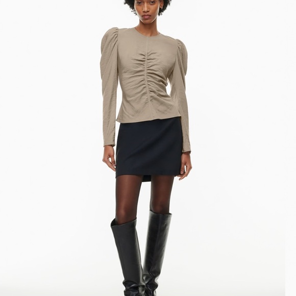 Aritzia Wilfred Henrietta blouse in Taupe. Size 10. Fits like a size 8 - Picture 6 of 7